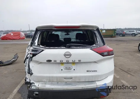 2024 Nissan Rogue Sv Intelligent Awd z USA, uszkodzony, nr VIN JN8BT3BB7RW422510